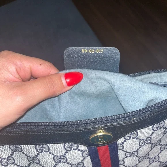 Gucci Women's Black and Gray Shoulder Bag - Picture 9 of 16